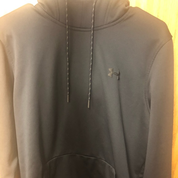 Large Under Armour cold gear sweatshirt - Picture 1 of 3
